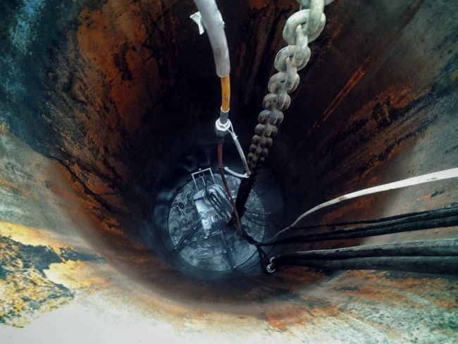 Internal abrasive water jet underwater pile cutting below seabed level by RGL Services UK