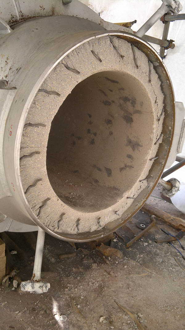 Refractory Removal using UHP water jetting